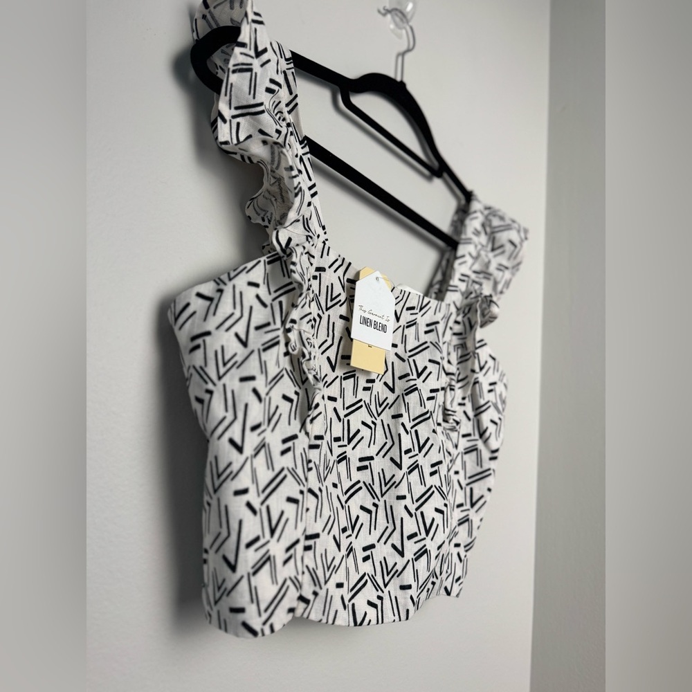 White & Black Lines Crop Top Cotton Monteau Size XL NWT - Picture 3 of 6